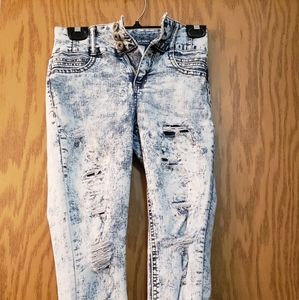 Cute, light blue, distressed skinny jeans. Like new. Size 3